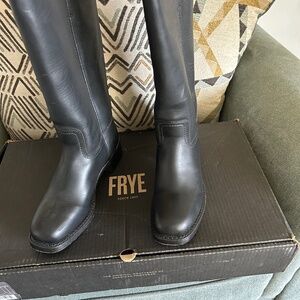 Frye Boots Campus 14L size 10